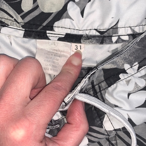 Hurley Swim Shorts Men’s size 31 - Picture 8 of 9